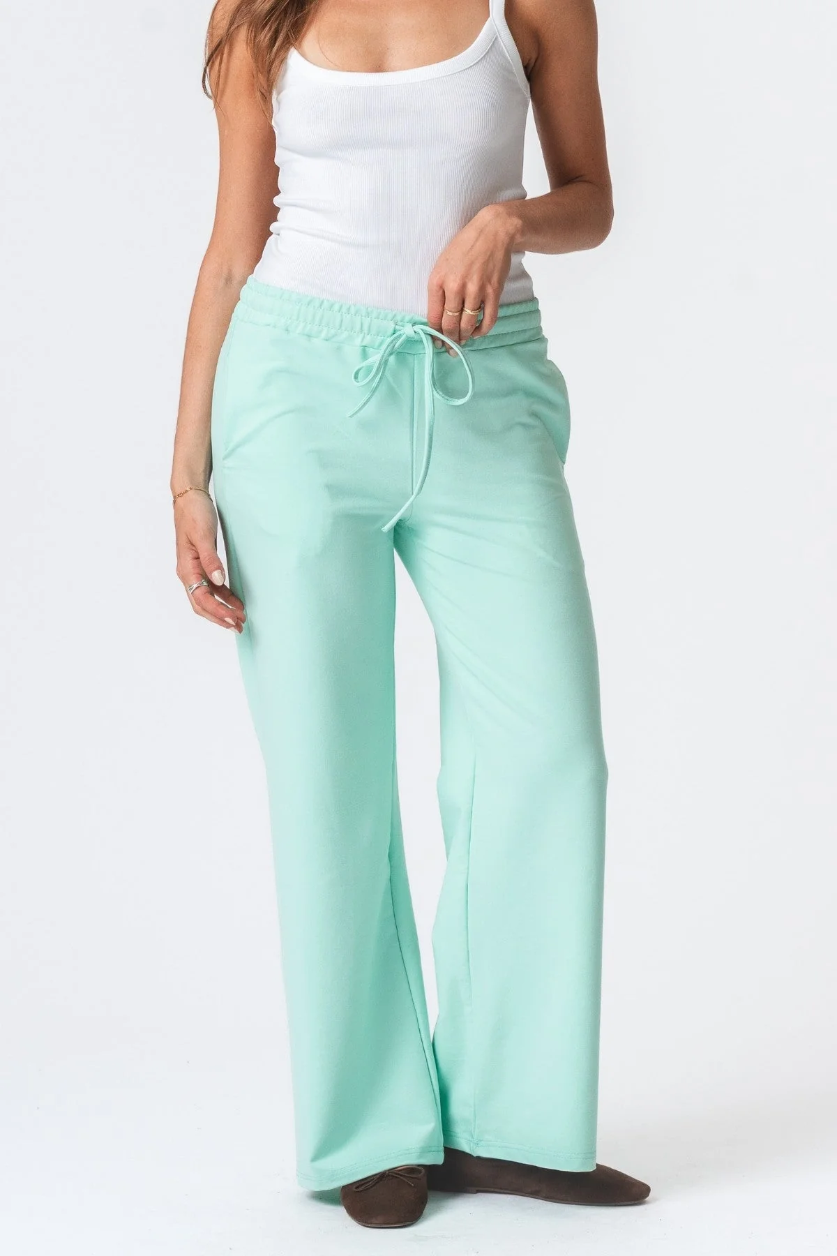 Pantalones de chándal de ancho - verde polvoriento