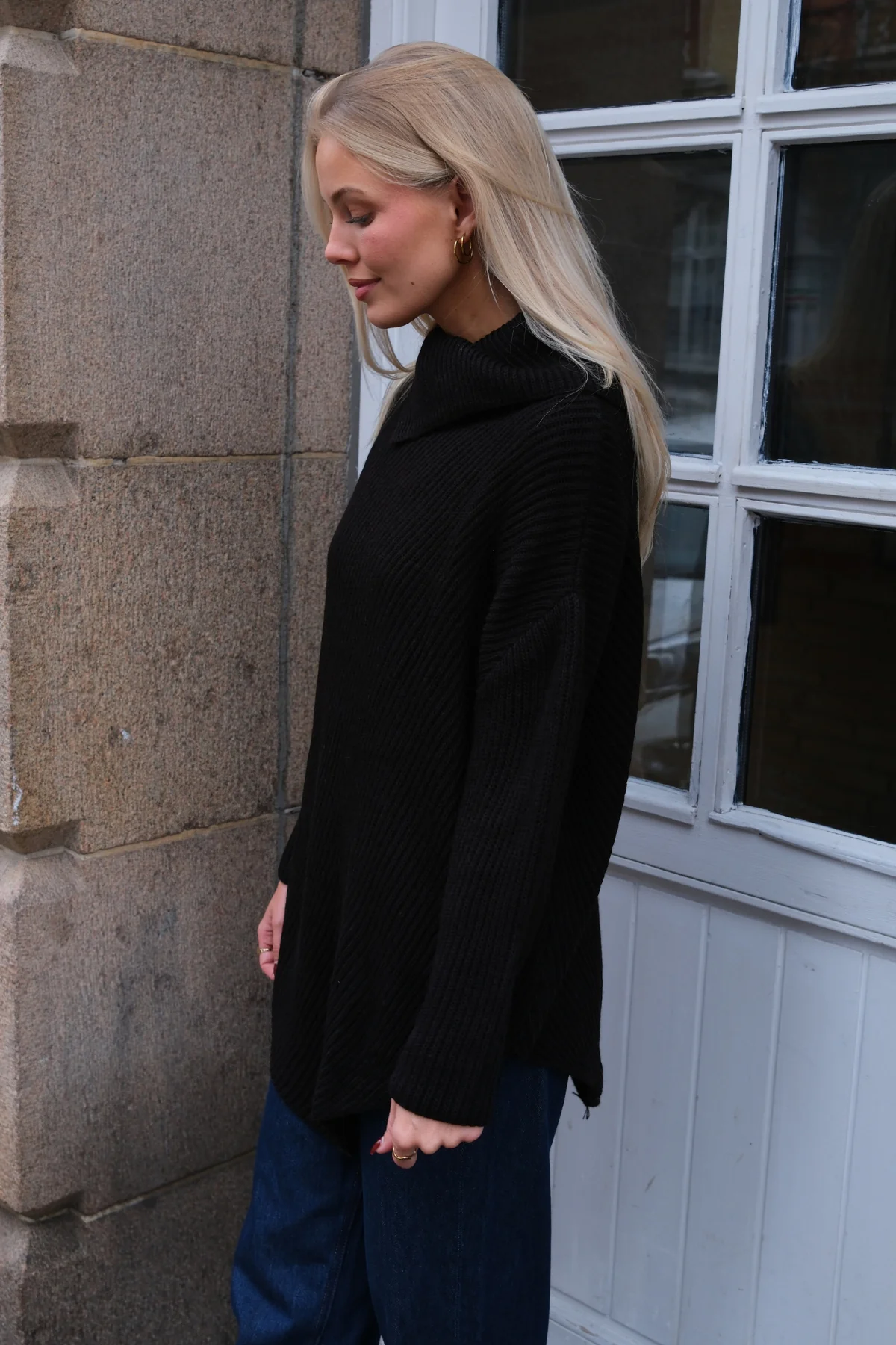 Lya High Neck Knit - Negro - Imagen 3