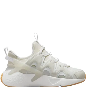 N373O NIKE’S NEW AIR HUARACHE CRAFT SURFACES IN “WHITE GUM