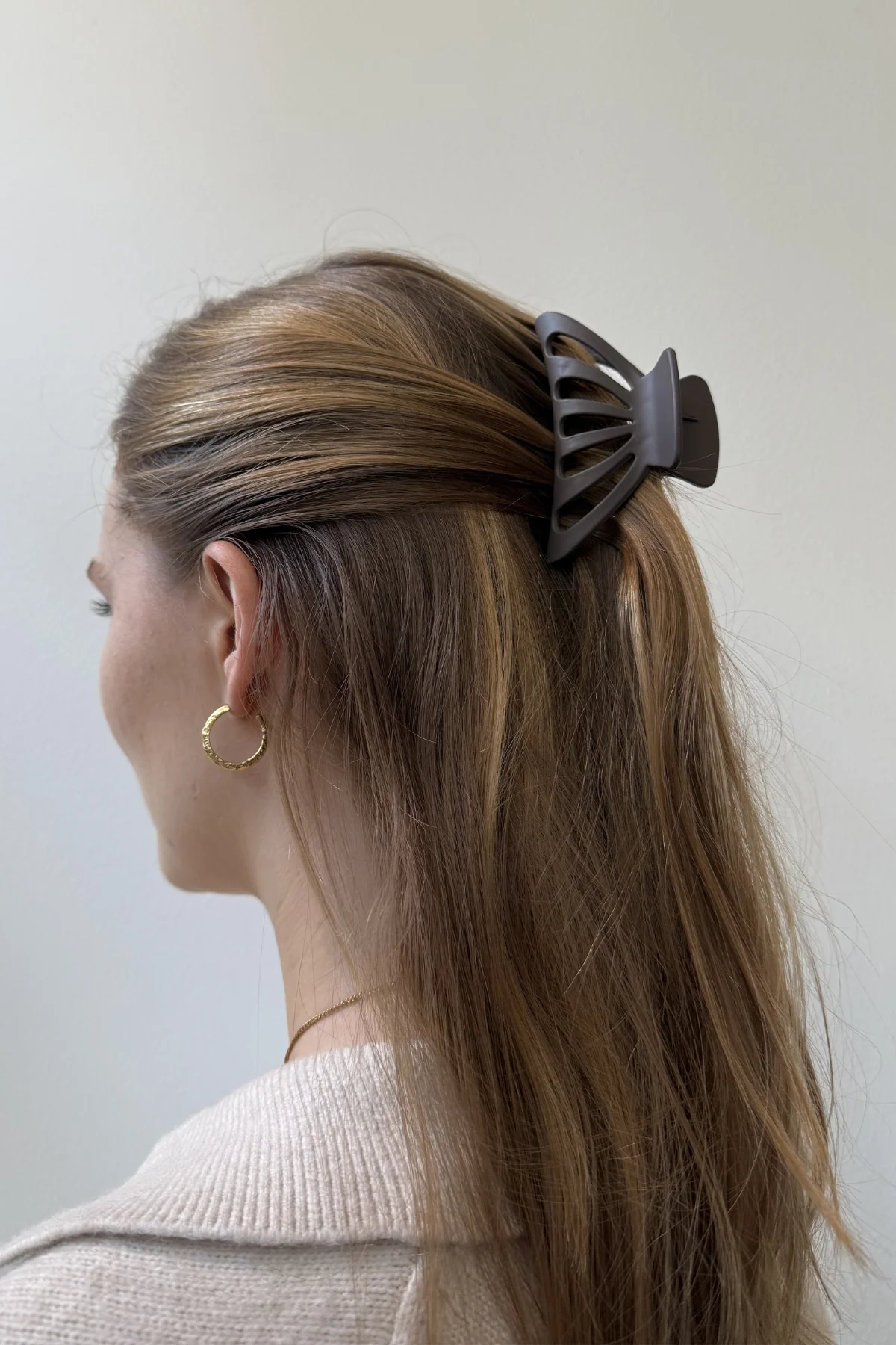 Clip de garra hueco - café