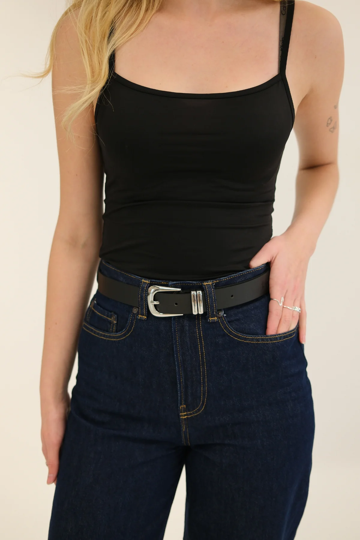 Emily Belt - Negro
