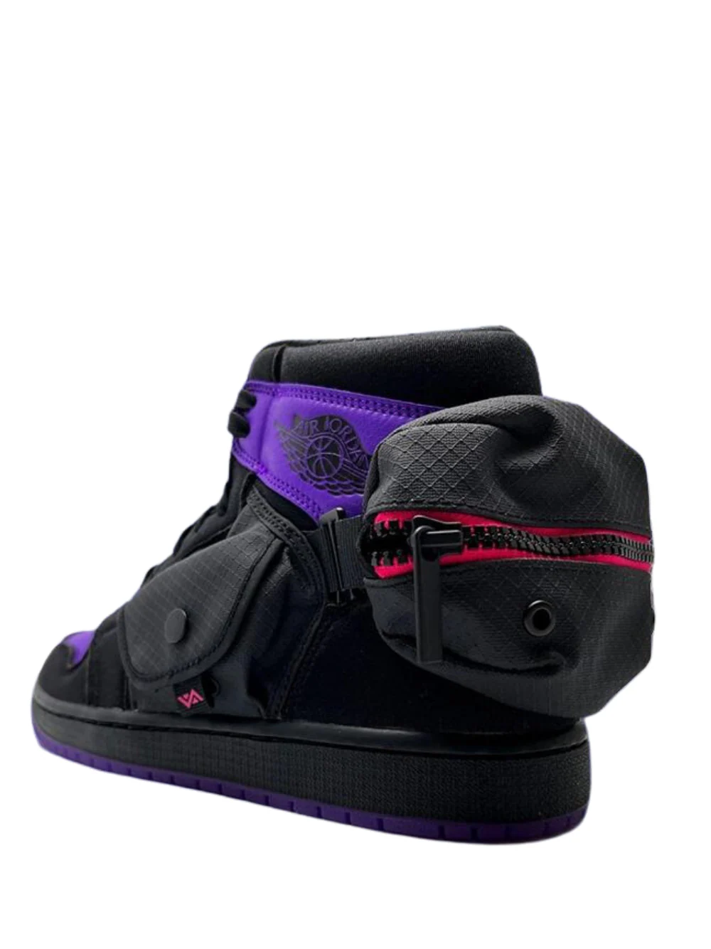 N372O The Air Jordan 1 Stash Utility Seen in Spider-Man: Across The Spider-Verse - Imagen 3