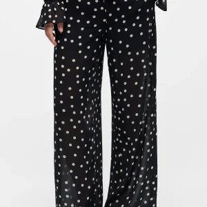 Gina Pant - Puntos negros