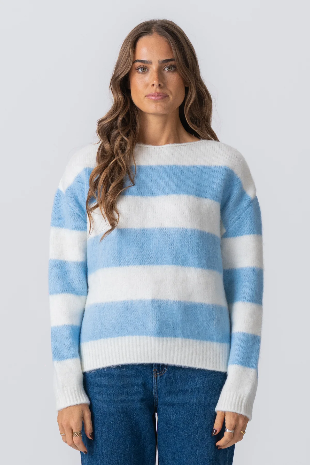 Suéter de punto a rayas de celina - blanco/azul cielo