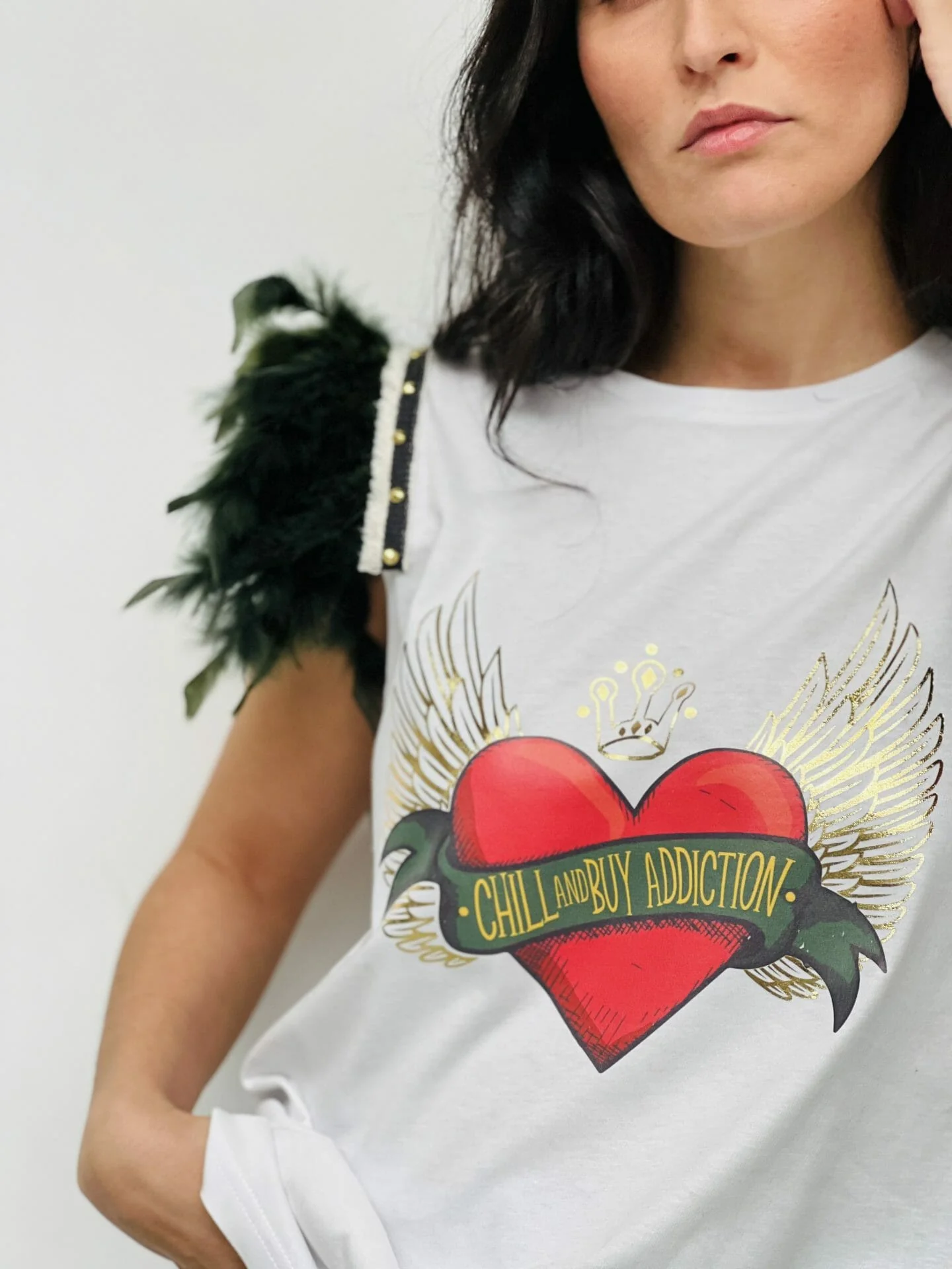 Camiseta Plumas Corazón Alas - Imagen 3