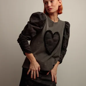 Camiseta Lupita Corazón Flecos