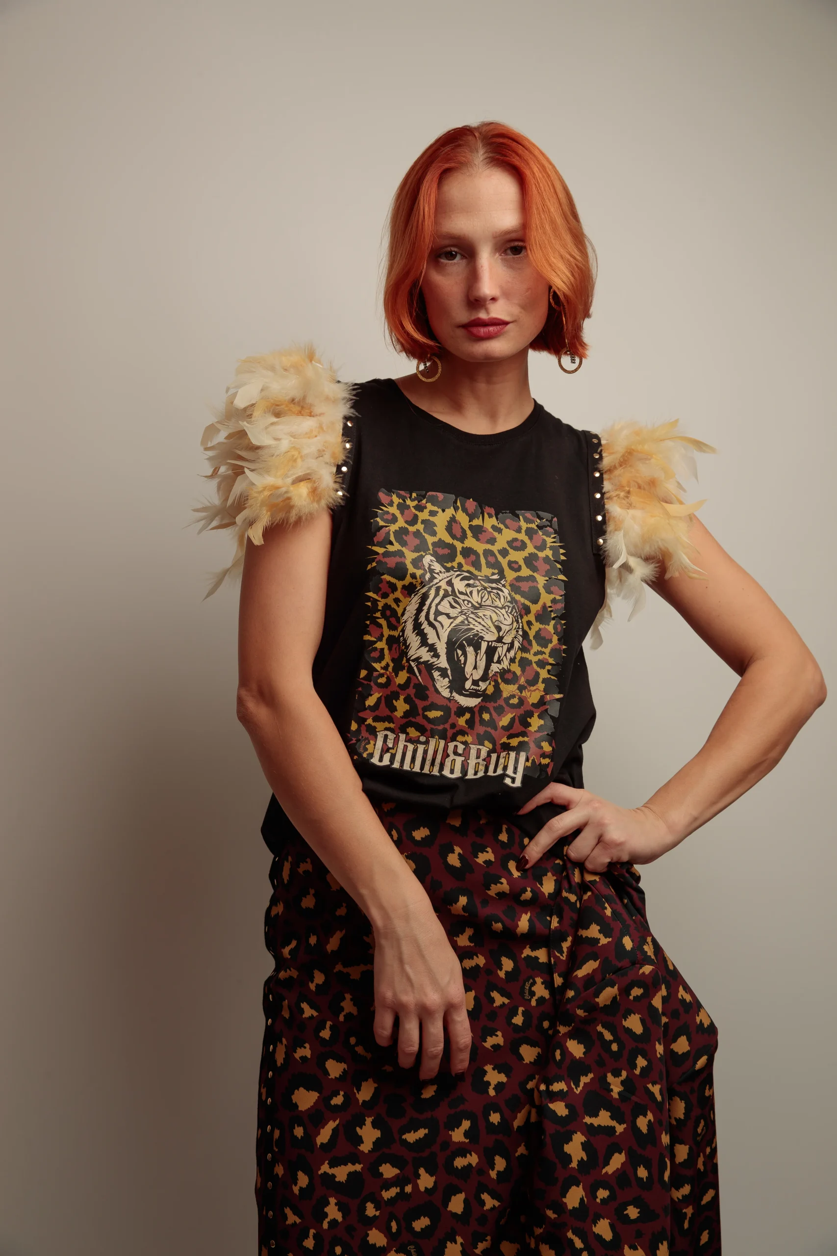 Camiseta Plumas Tigre Print - Imagen 4