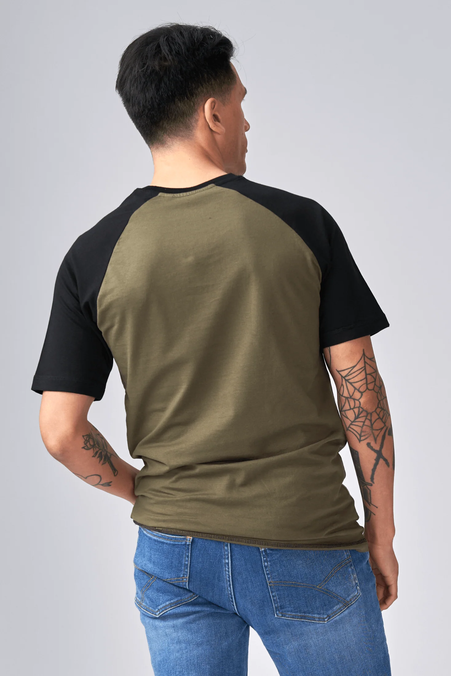 Camiseta básica de Raglan-Army negro - Imagen 4
