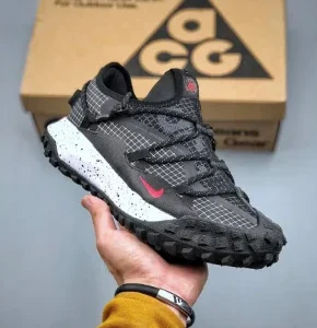 N372O Nike ACG Mountain Fly Low GTX SE negro rojo Goretex