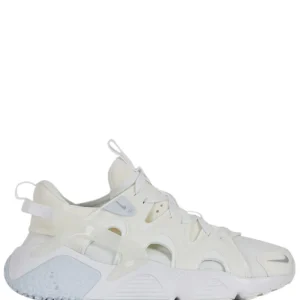 N373O NIKE’S NEW AIR HUARACHE CRAFT SURFACES IN “WHITE
