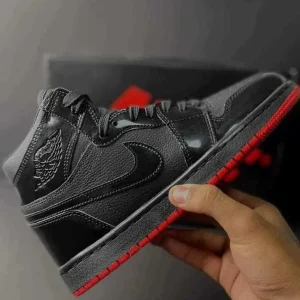 N370O Air Jordan 1 Retro High OG BG JORDAN 1 PIEL NEGRO ROJO SUELA ROJA