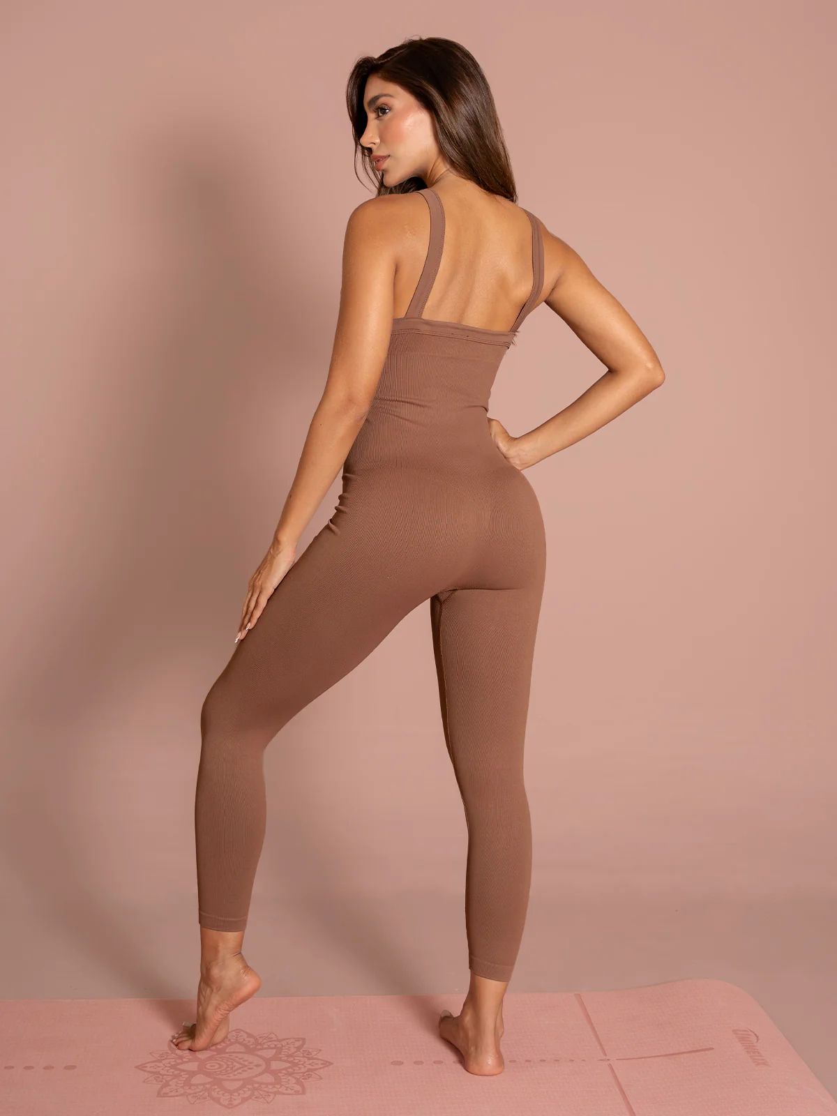 ENTERIZO SEAMLESS LEGGINS CAFE - Imagen 6