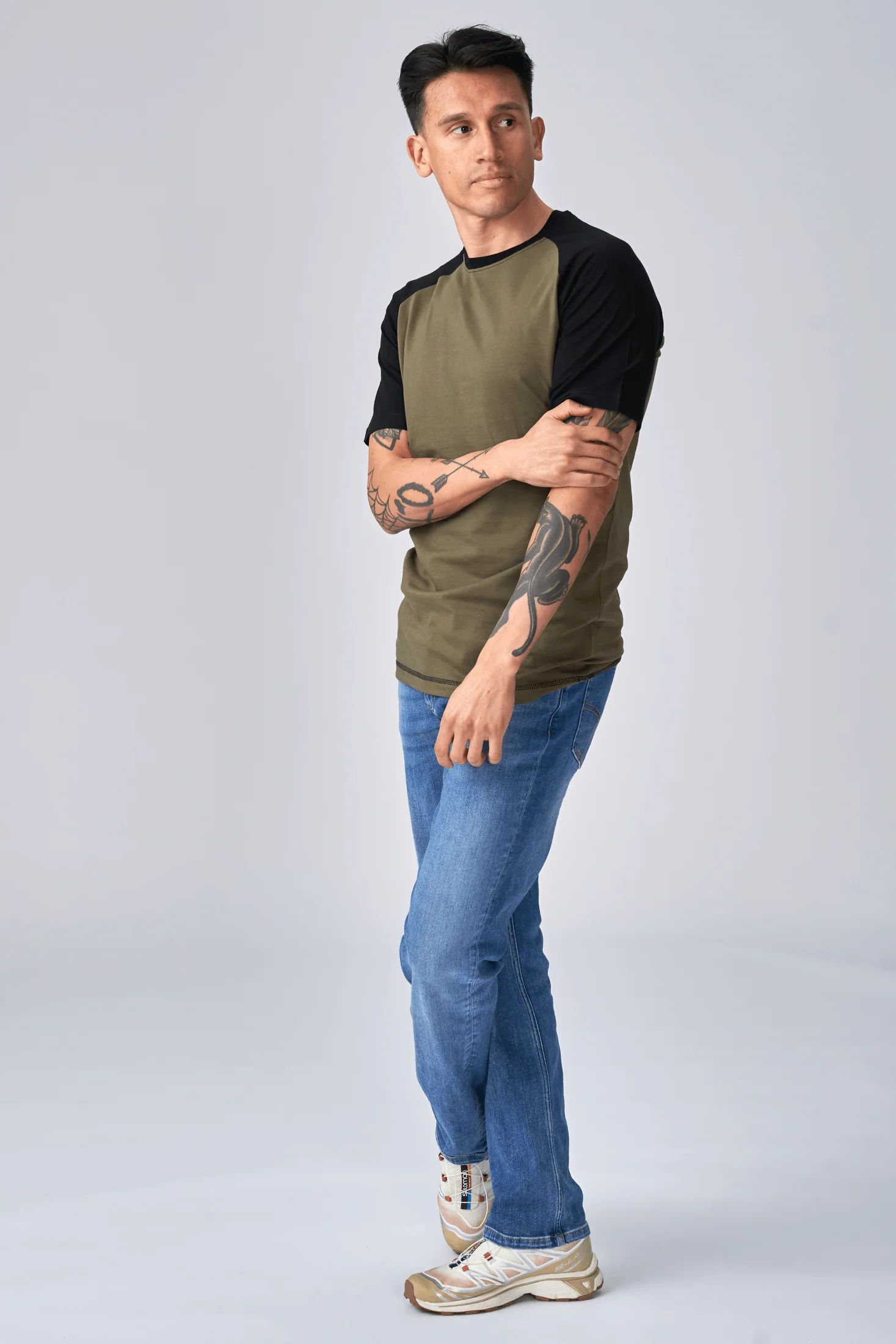 Camiseta básica de Raglan-Army negro - Imagen 3