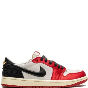 Jordan 1 low trophy room