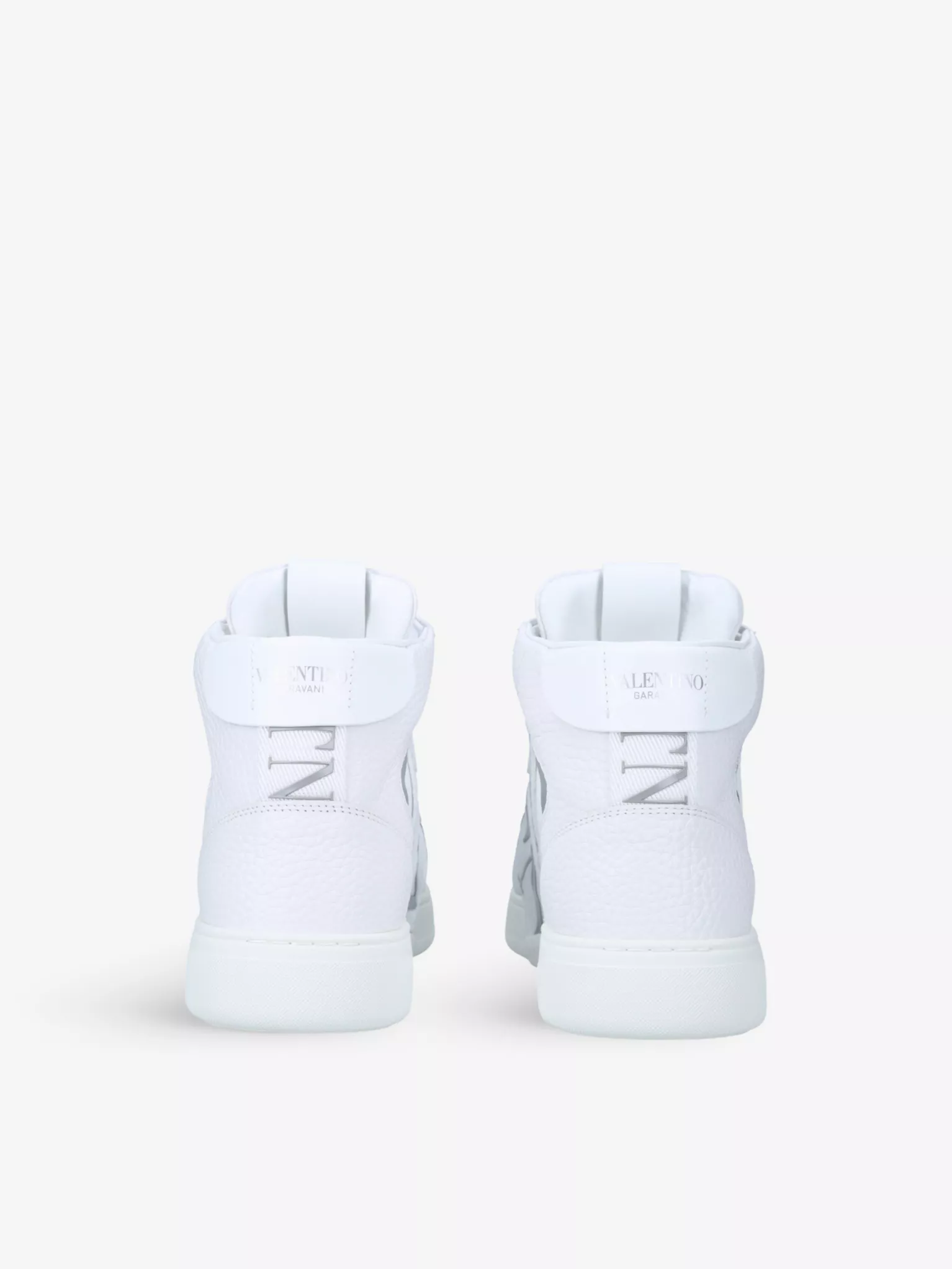 N373O VALENTINO GARAVANI
VL7N logo-embellished grained-leather and mesh high-top trainers - Imagen 4