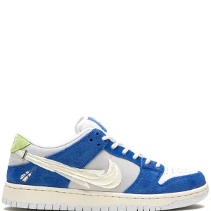 N370O Nike
x Fly Streetwear SB Dunk Low "Gardenia" sneakers