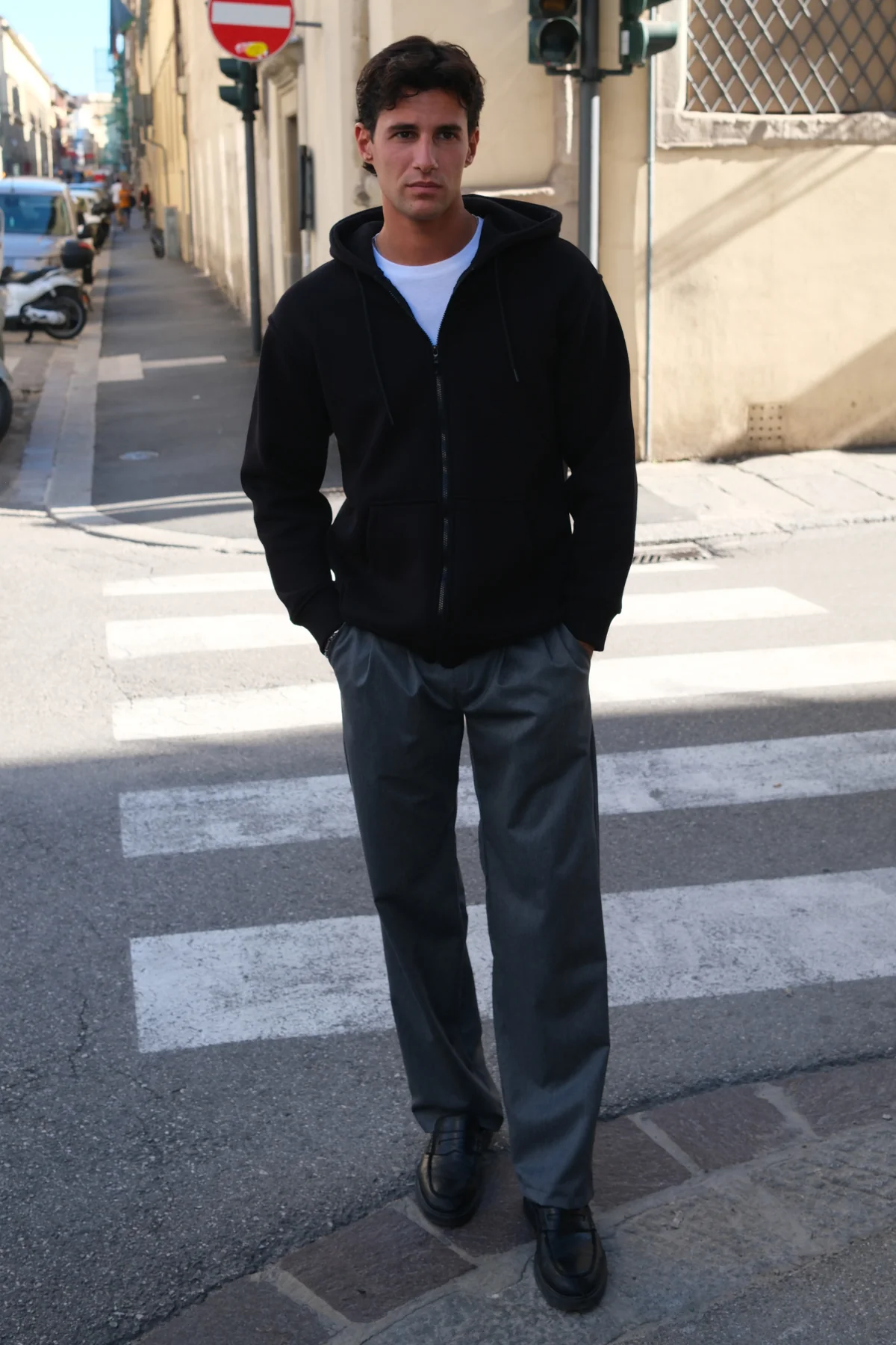 Sudadera con sudadera con cremallera relajada - negro - Imagen 3