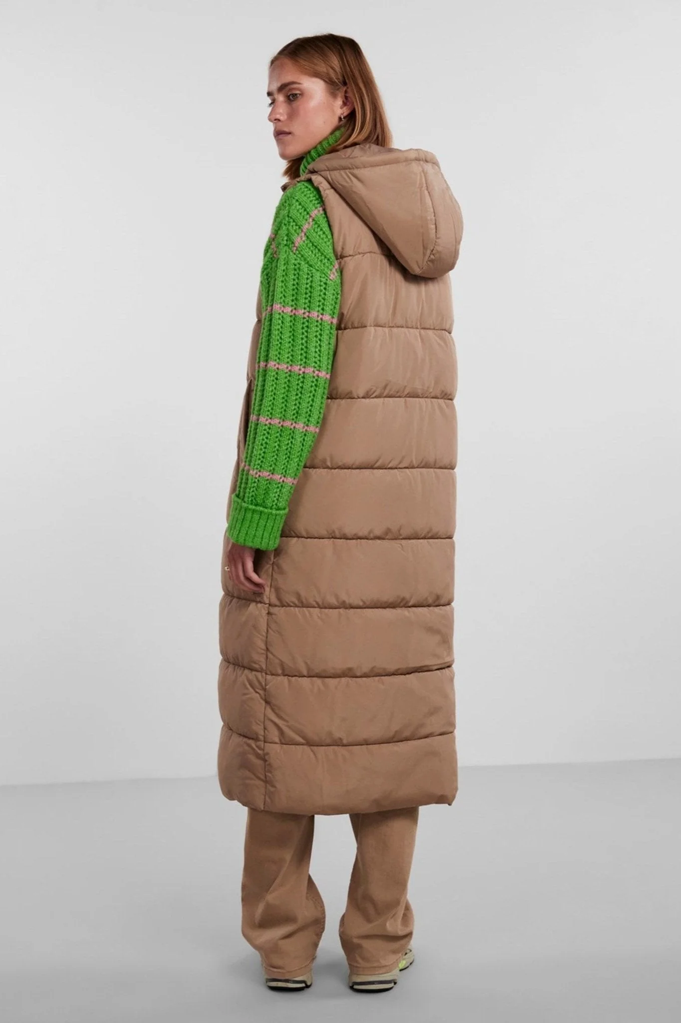 Chaleco de fuffet Elinora Lang - visón plateado - Imagen 4