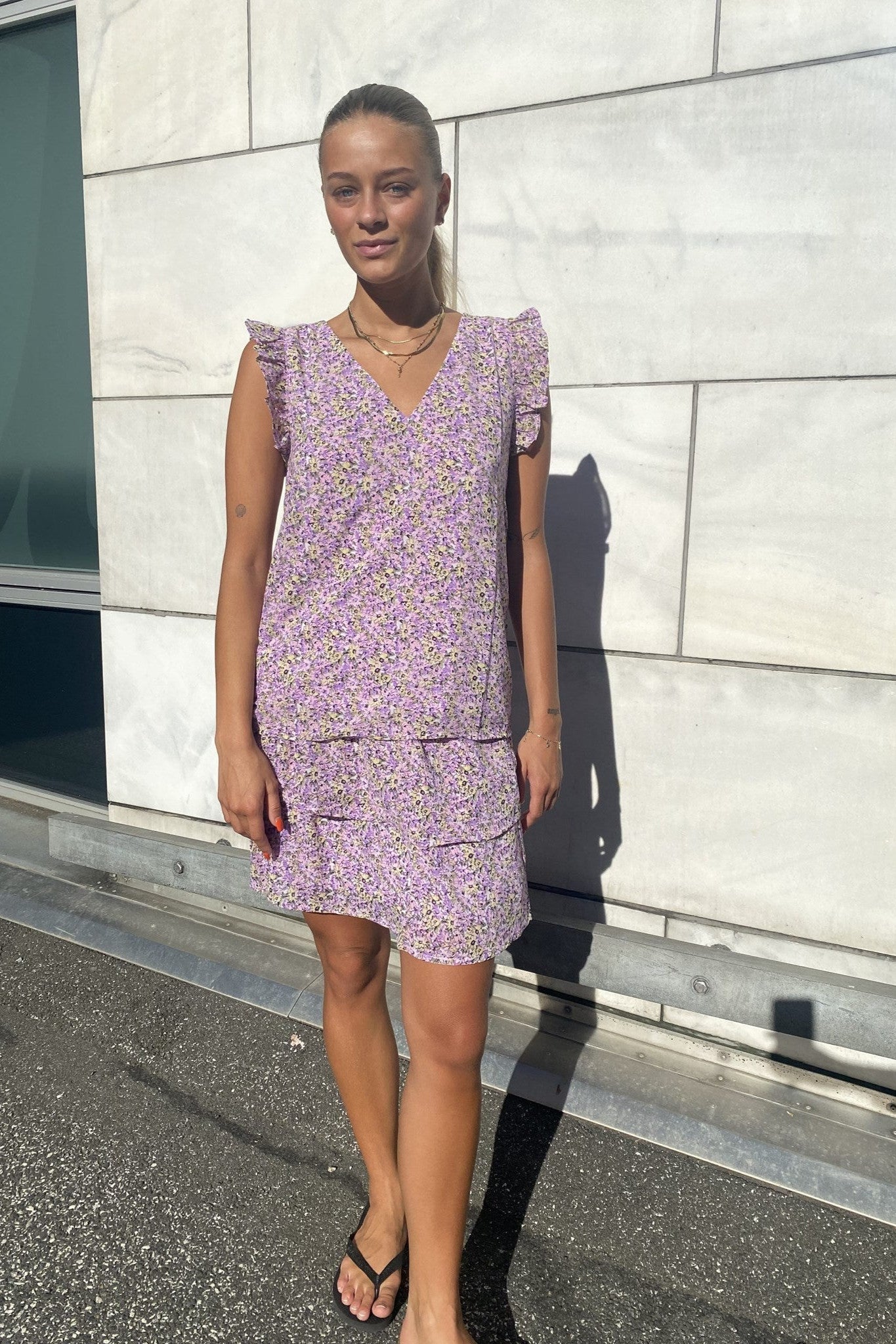 Blusa con cuello en V de estrellas - merengue de limón