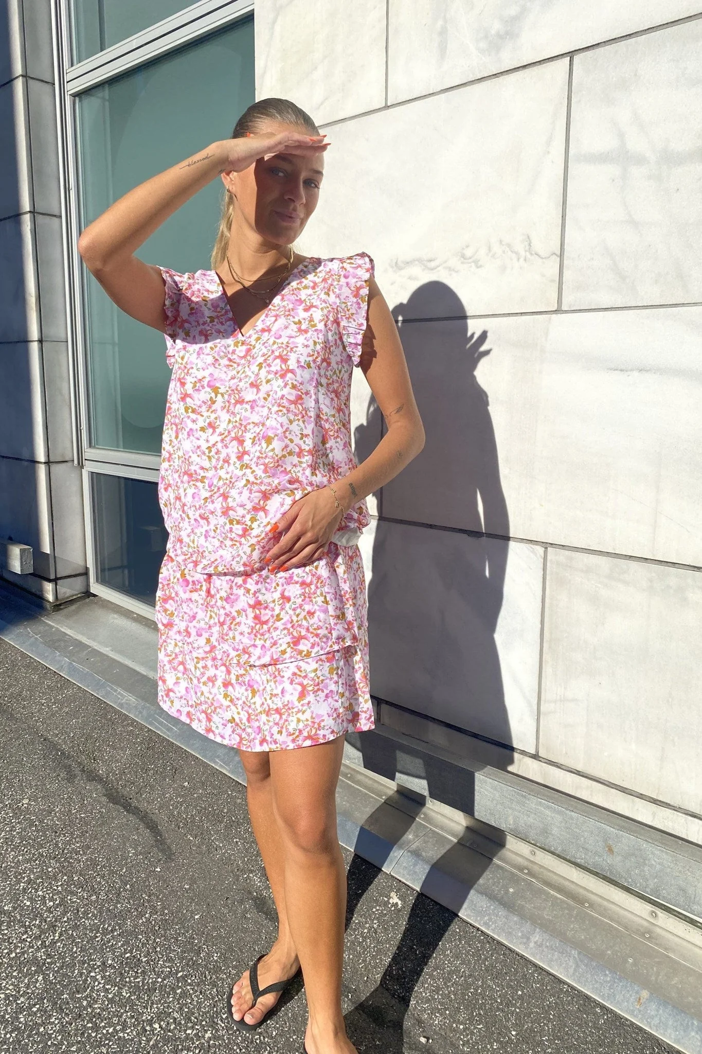 Blusa con cuello en V de estrella - Tofu Darling Ditsy