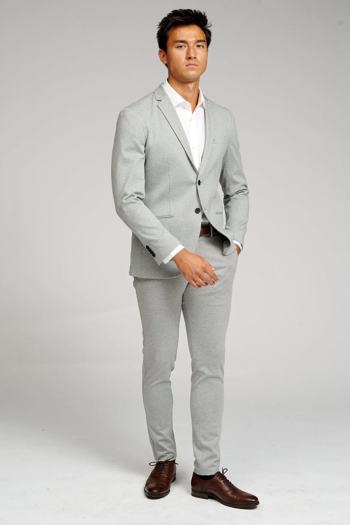 The Original Performance Suit™️ (Gris claro) + Camisa y Corbata - Paquete (V.I.P) - Imagen 3